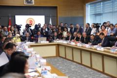 Çerçeve Yasa Adalet Komisyonu’nda: Görüşmeler gergin başladı, Öcalan tartışması yaşandı